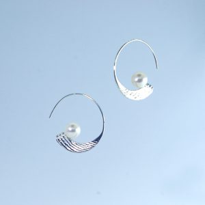 Handcrafted Cuttlefish bone Casting- 925 silver Earring with fresh water pearl - OE-002-S-WP